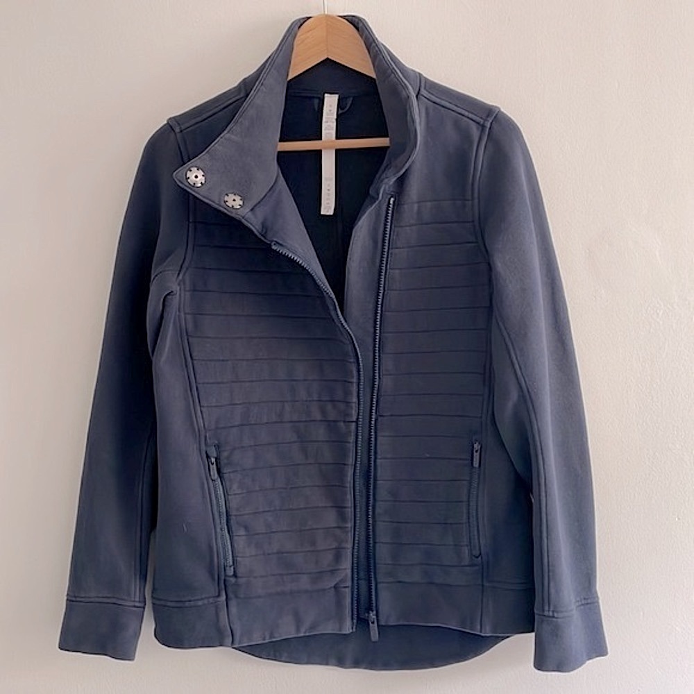 LuluLemon size 6 women’s asymmetric zip up sweat jacket in navy
